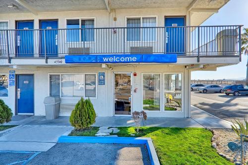 Motel 6-Lancaster, CA allows 18 year olds to book a room in Lancaster