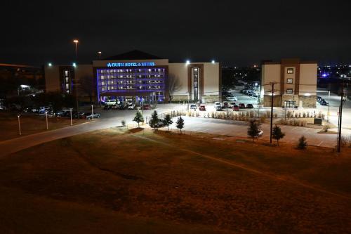 Atrium Hotel and Suites DFW Airport allows 18 year olds to book a room in Irving