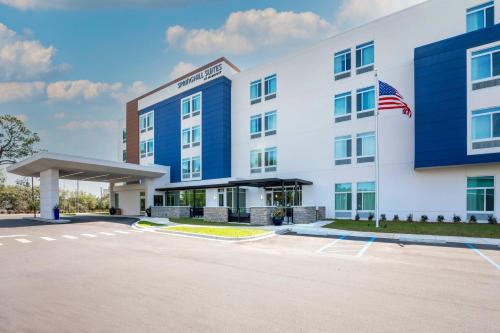 SpringHill Suites by Marriott Tallahassee North allows 18 year olds to book a room in Tallahassee