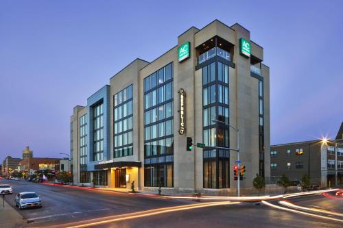 AC Hotel by Marriott Des Moines East Village allows 18 year olds to book a room in Des Moines