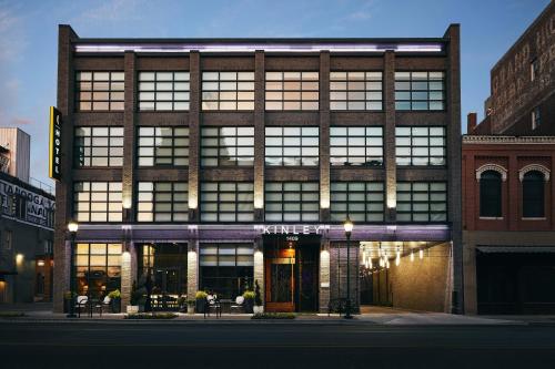 Kinley Chattanooga Southside, a Tribute Portfolio Hotel allows 18 year olds to book a room in Chattanooga