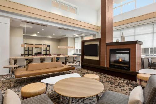 Residence Inn Chattanooga Near Hamilton Place allows 18 year olds to book a room in Chattanooga