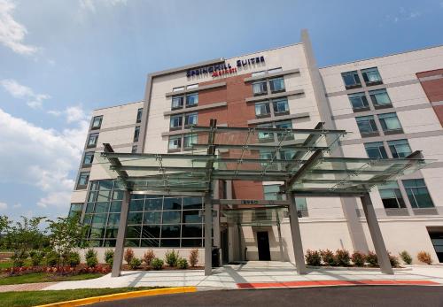 SpringHill Suites Alexandria Southwest allows 18 year olds to book a room in Alexandria