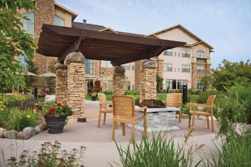 ClubHouse Hotel Sioux Falls allows 18 year olds to book a room in Sioux Falls