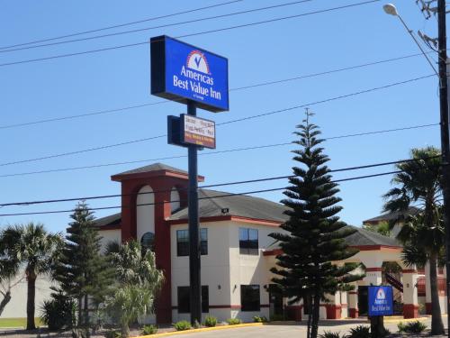 Americas Best Value Inn - Brownsville allows 18 year olds to book a room in Brownsville