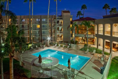 Best Western Plus Scottsdale Thunderbird Suites allows 18 year olds to book a room in Scottsdale