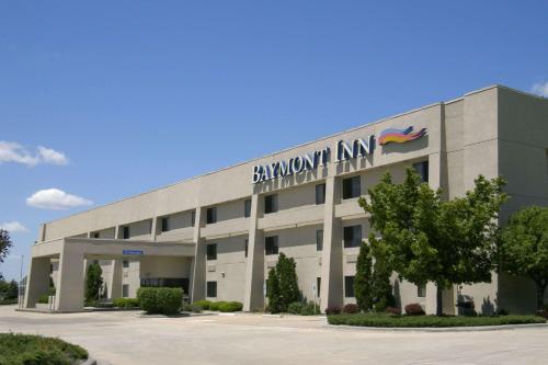 Baymont by Wyndham Springfield IL allows 18 year olds to book a room in Springfield