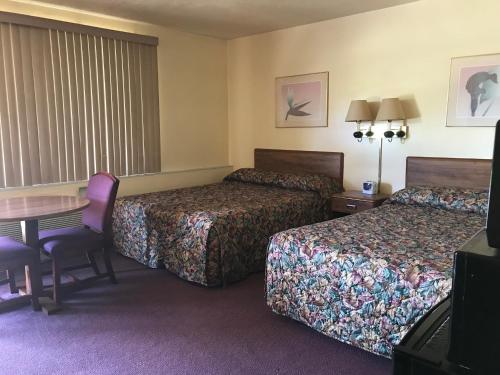 Allenwood Motel allows 18 year olds to book a room in Allentown