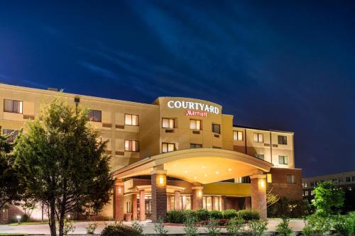 Courtyard by Marriott Denton allows 18 year olds to book a room in Denton