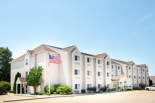 Microtel Inn & Suites by Wyndham Springfield allows 18 year olds to book a room in Springfield