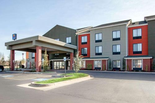 Comfort Inn & Suites Norman near University allows 18 year olds to book a room in Norman