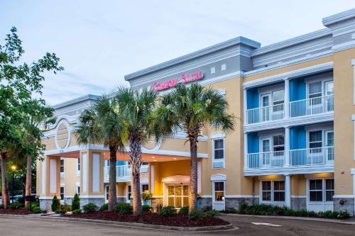 Comfort Suites at Isle of Palms Connector allows 18 year olds to book a room in Charleston