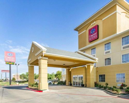 Comfort Suites Abilene allows 18 year olds to book a room in Abilene