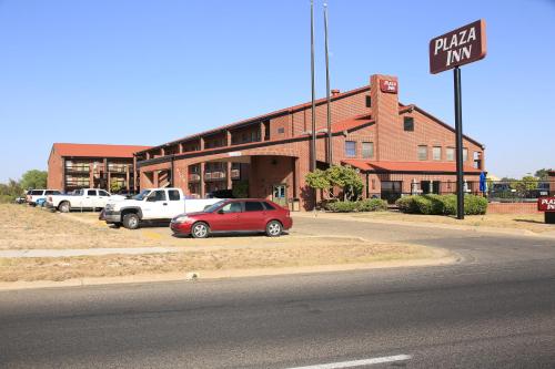 Plaza Inn Midland allows 18 year olds to book a room in Midland