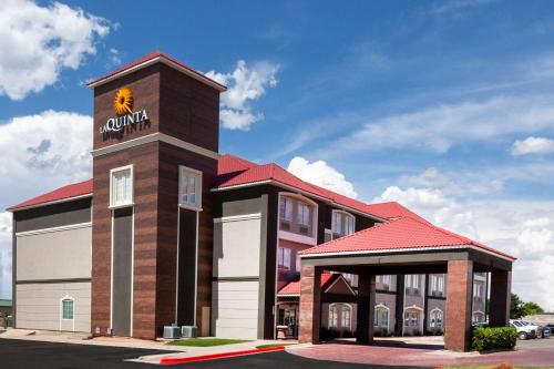 La Quinta by Wyndham Midland North allows 18 year olds to book a room in Midland