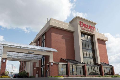 Drury Inn & Suites Columbia Stadium Boulevard allows 18 year olds to book a room in Columbia