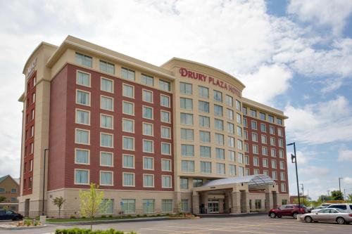 Drury Plaza Hotel Columbia East allows 18 year olds to book a room in Columbia