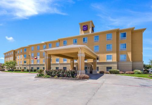 Sleep Inn & Suites Midland West allows 18 year olds to book a room in Midland