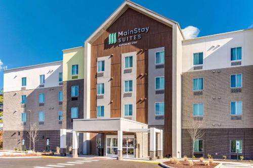 MainStay Suites Murfreesboro allows 18 year olds to book a room in Murfreesboro