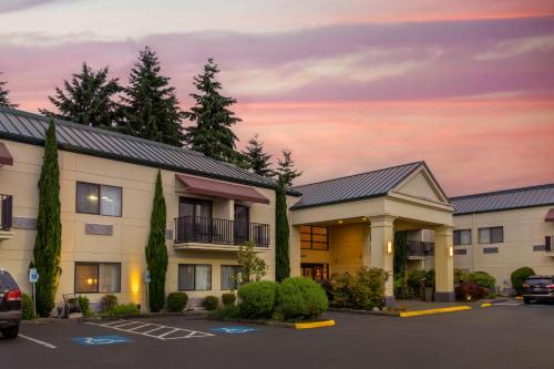 Best Western Plus Plaza by the Green allows 18 year olds to book a room in Kent