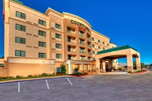 Courtyard by Marriott Midland allows 18 year olds to book a room in Midland