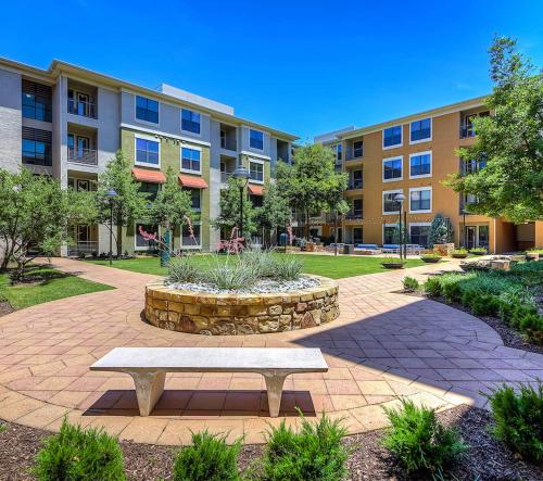 Luxury 2bed 2bath @ Stonebriar in Frisco allows 18 year olds to book a room in Frisco