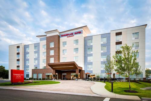 TownePlace Suites by Marriott Lafayette South allows 18 year olds to book a room in Lafayette