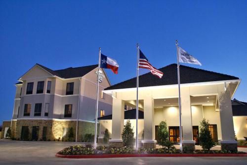 Homewood Suites Beaumont allows 18 year olds to book a room in Beaumont