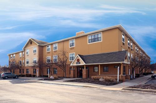 Extended Stay America Suites - Detroit - Ann Arbor - Briarwood Mall allows 18 year olds to book a room in Ann Arbor