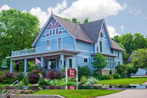 Astor House allows 18 year olds to book a room in Green Bay