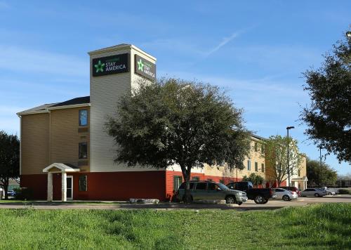 Extended Stay America Suites - Austin - Round Rock - North allows 18 year olds to book a room in Round Rock