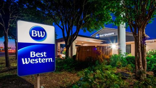 Best Western Round Rock allows 18 year olds to book a room in Round Rock