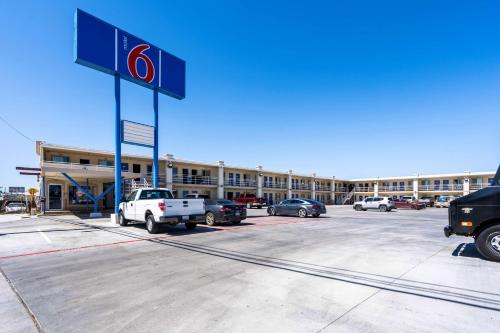 Motel 6-Odessa, TX - 2nd Street allows 18 year olds to book a room in Odessa