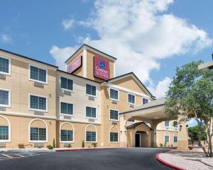 Comfort Suites Odessa allows 18 year olds to book a room in Odessa