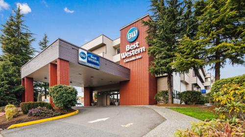 Best Western Cascadia Inn allows 18 year olds to book a room in Everett