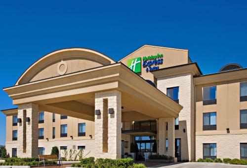 Holiday Inn Express Hotel & Suites Wichita Falls, an IHG Hotel allows 18 year olds to book a room in Wichita Falls