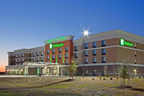 Holiday Inn Austin North, an IHG Hotel allows 18 year olds to book a room in Round Rock