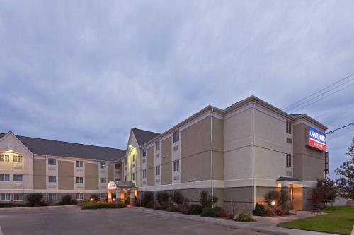 Candlewood Suites Wichita Falls at Maurine Street, an IHG Hotel allows 18 year olds to book a room in Wichita Falls