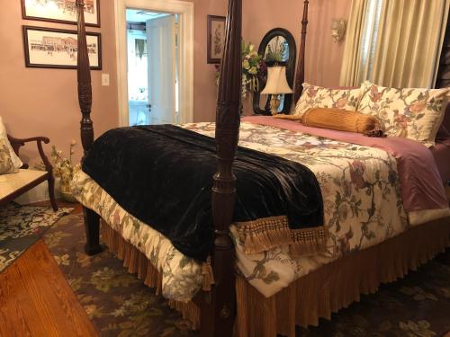 Angies B&B allows 18 year olds to book a room in Wilmington