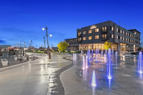 Hotel Indigo Seattle Everett Waterfront Place, an IHG Hotel allows 18 year olds to book a room in Everett