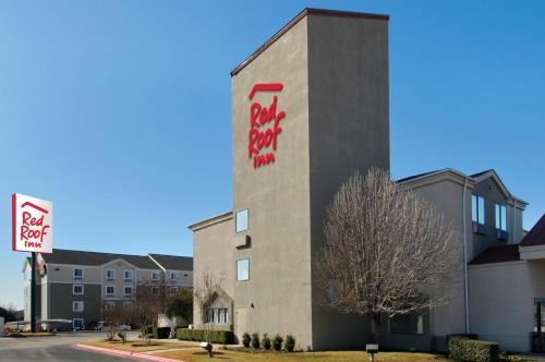 Red Roof Inn Austin - Round Rock allows 18 year olds to book a room in Round Rock