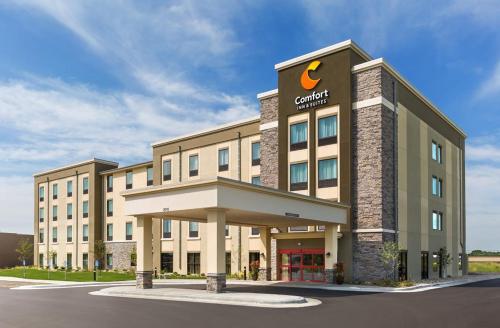 Comfort Inn & Suites West - Medical Center allows 18 year olds to book a room in Rochester