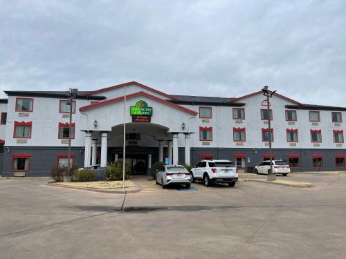 Nature Inn & Suites allows 18 year olds to book a room in Wichita Falls