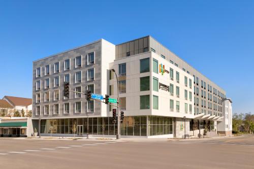 Staybridge Suites Rochester - Mayo Clinic Area, an IHG Hotel allows 18 year olds to book a room in Rochester