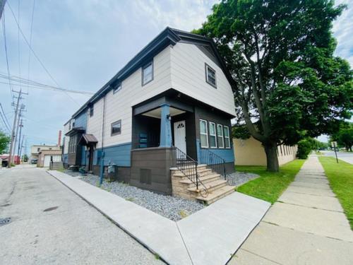 The Tiny Piney Unit 4 allows 18 year olds to book a room in Green Bay