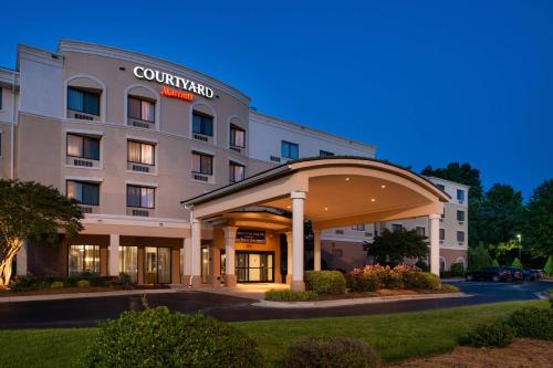 Courtyard High Point allows 18 year olds to book a room in High Point