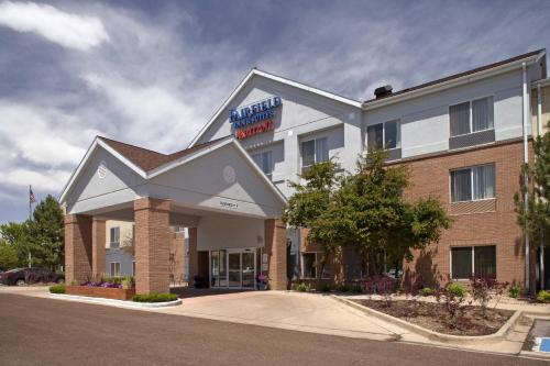 Fairfield Inn by Marriott Denver / Westminster allows 18 year olds to book a room in Westminster