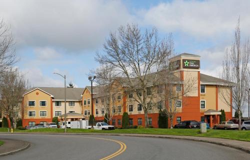 Extended Stay America Suites - Portland - Gresham allows 18 year olds to book a room in Gresham