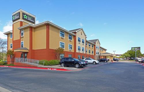 Extended Stay America Suites - Austin - Round Rock - South allows 18 year olds to book a room in Round Rock