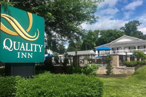 Quality Inn Gettysburg Battlefield allows 18 year olds to book a room in 